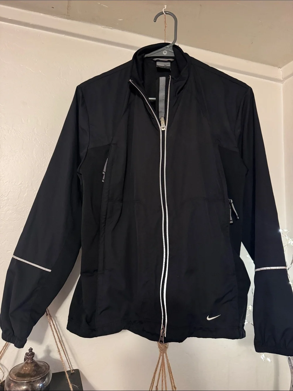 Nike Black Performance Full-Zip women’s Jacket with Reflective Trim